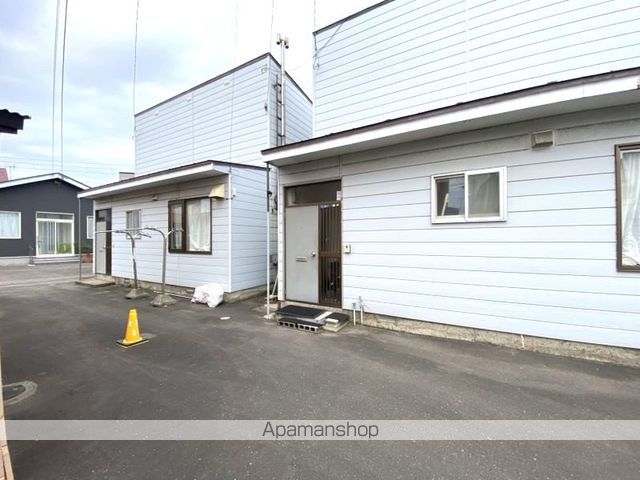 函館市電本線湯川線 杉並町駅 徒歩25分 2階建 築41年の玄関写真