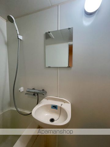 ラクアスレジデンス東新宿の内装写真