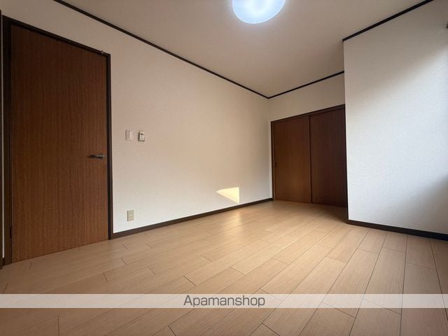 ロイヤルパレス村松IIAの内装写真