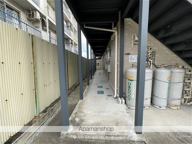 レピュート薬師堂の玄関写真