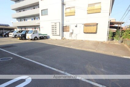 てらかわビル[1K/26.28m2]の駐車場