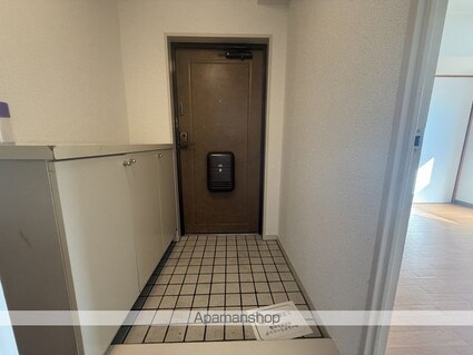 ユーハウス白壁[3LDK/80.95m2]の玄関