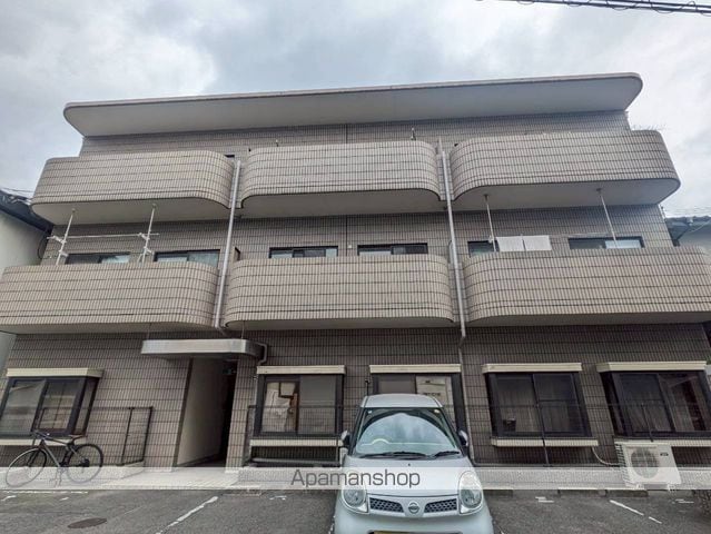 山本マンションの外観写真