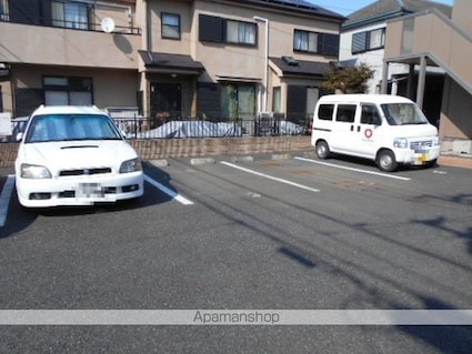 プルミエコート[1K/25m2]の駐車場