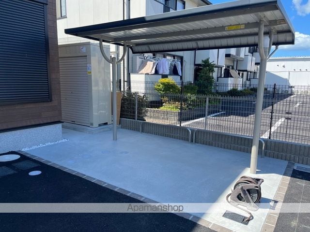 ロイヤル エンブレムの玄関写真