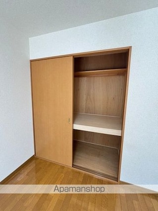 ロザージュⅡ[2DK/44.72m2]の収納