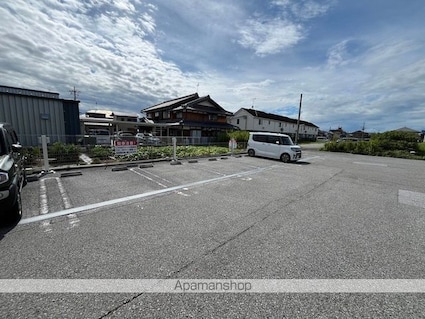 滋賀県彦根市後三条町[2LDK/68.32m2]の駐車場