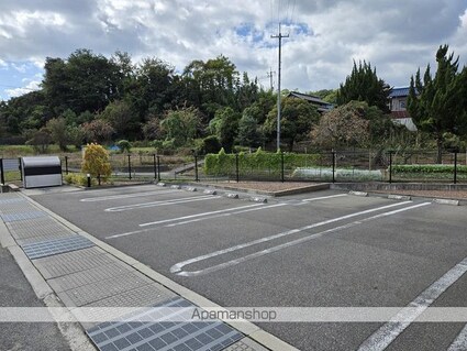 ラ・ヴィーニュ瀬戸[2LDK/55.86m2]の駐車場