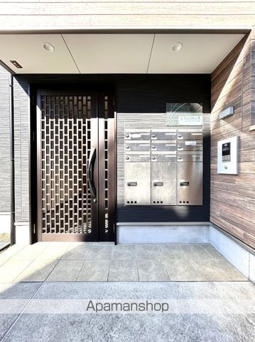 J−GARDENIIの玄関写真