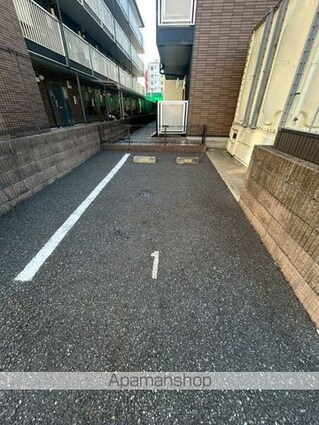 レオパレスブルーム　スミ[1K/19.87m2]の駐車場