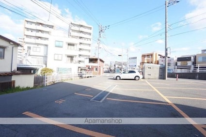 室町ハイツ[3DK/56.87m2]の駐車場
