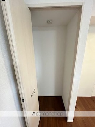 ティーガーデンレジデンス[1LDK/42.62m2]の収納