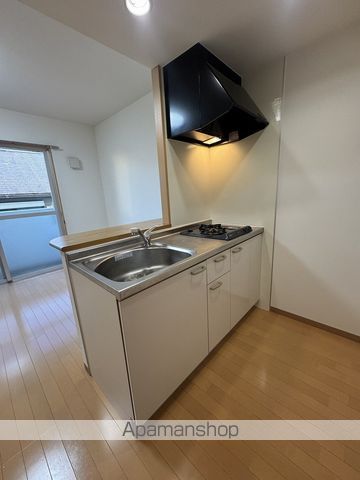VINGT ET UN BONHEUR 表山の内装写真