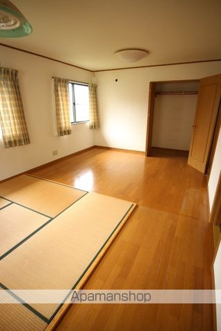 山口市 2階建 築28年の内装写真