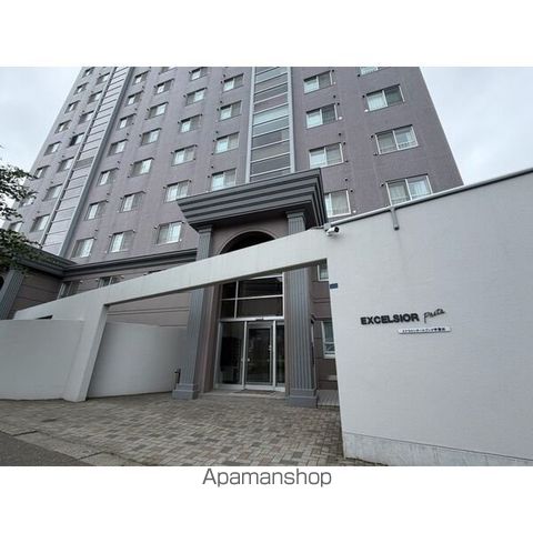 エクセルシオールプレタ学園前の玄関写真