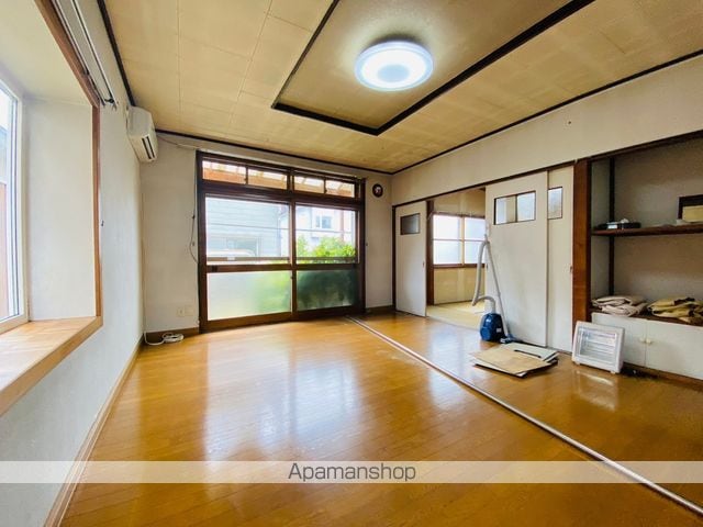 函館市電本線湯川線 中央病院前駅 徒歩4分 2階建 築59年の内装写真