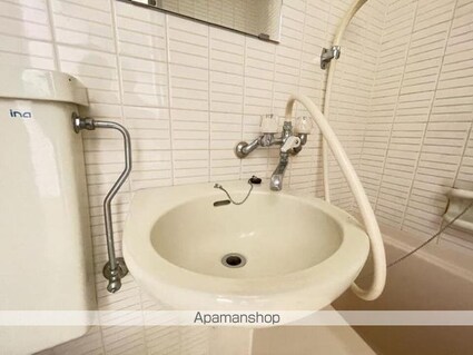 レ・セーナ中一万[1K/18.09m2]の洗面所