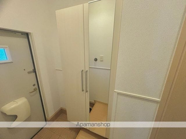 東近江市 2階建 築16年の内装写真