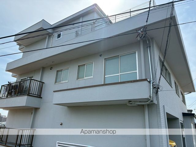 コンブロンビルの外観写真