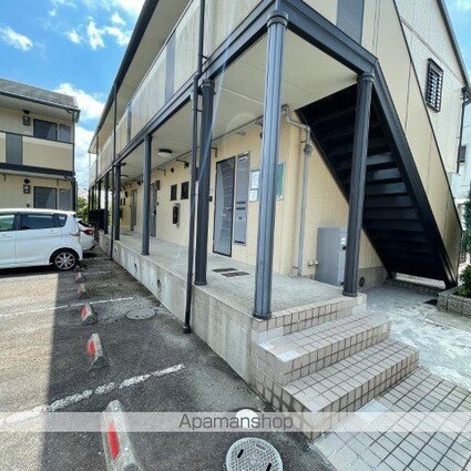 Ｄーｒｏｏｍ石山ＡＷＡＺＵ　Ｂ棟[1R/33.39m2]のエントランス