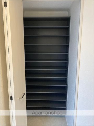 レジリエントIIの内装写真