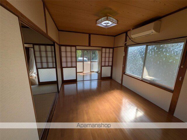 宮崎市 1階建 築50年の内装写真