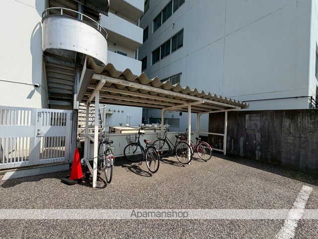 ヴィラ東中通の外観写真