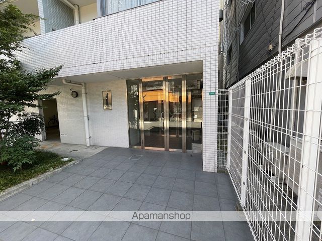 アドバンス新大阪IVの玄関写真