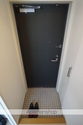 グランカーサ新宿御苑[1R/26.4m2]の玄関
