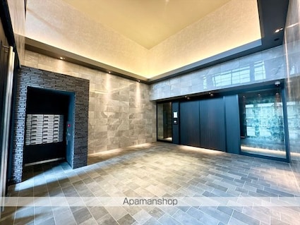 ＳーＲＥＳＩＤＥＮＣＥ烏森ａｕｒｅａｔｅ（オリート）[1LDK/28.81m2]のエントランス