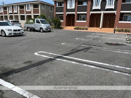 ブローテ[1LDK/49.17m2]の駐車場