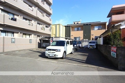 道後壱番館[1K/28m2]の駐車場1
