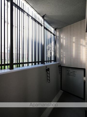 ＰＲＥＭＩＵＭ　ＣＵＢＥ　中野富士見町[1DK/25.5m2]のバルコニー