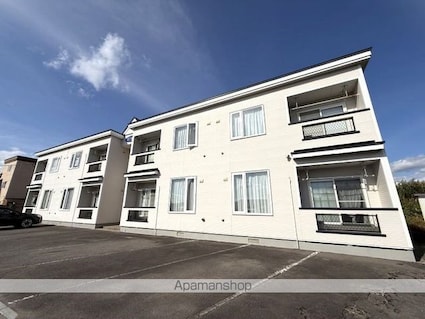 リヴェール桔梗館[2LDK/52.23m2]の外観2