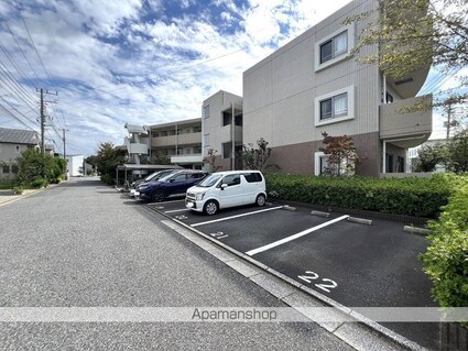 ドルチェ[2LDK/64.85m2]の駐車場1