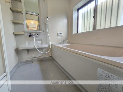 髙村貸家[3LDK/70.28m2]のバス