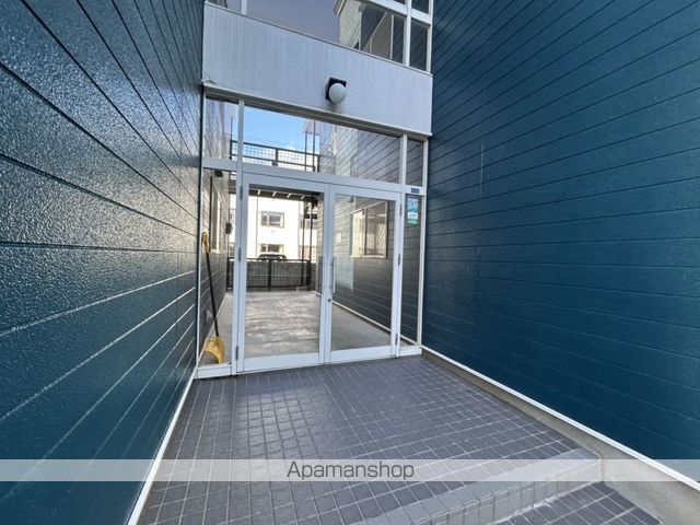 ルーベデンス川原壱号館の玄関写真