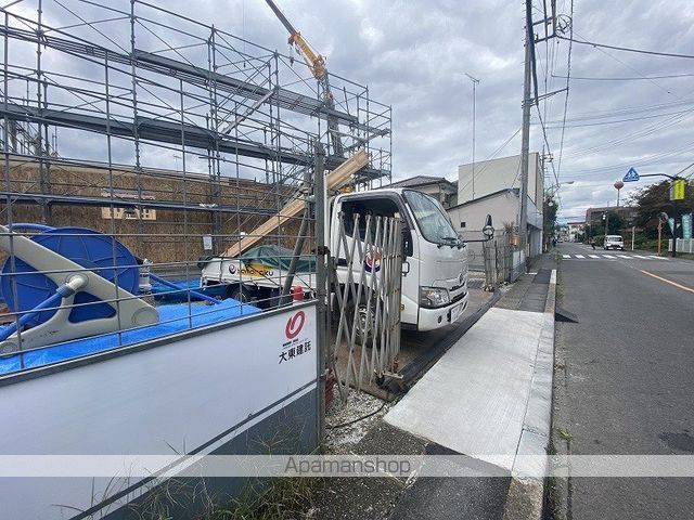 ウエスト ウイングの玄関写真