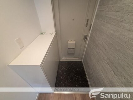 アイリッシュコート西石井[2LDK/51.03m2]の玄関