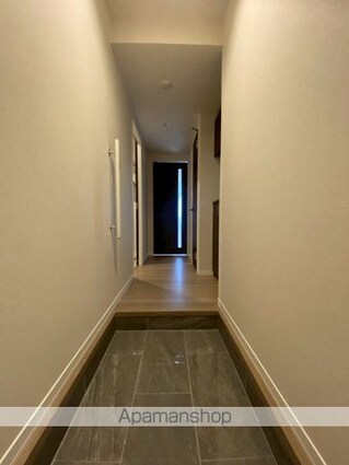 和歌山県和歌山市小雑賀２丁目[1LDK/44m2]の玄関