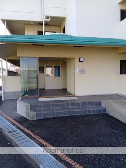 スクエアメゾン和歌山（旧サンＡ棟）[3LDK/61m2]のエントランス