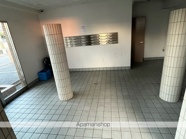ブランミュール陶器の内装写真