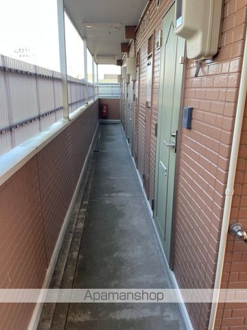 デモーラ小田原の玄関写真