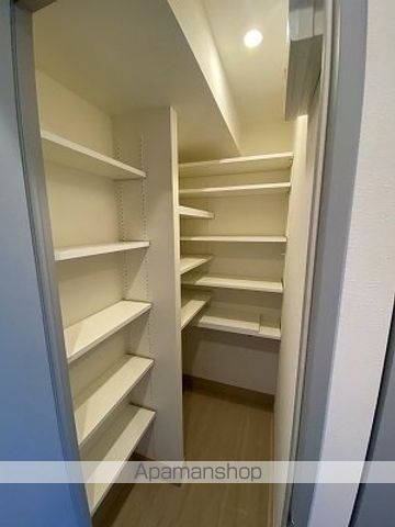 ドゥーエ西大島IIIの内装写真