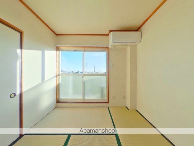 SurplusTwo河井の内装写真