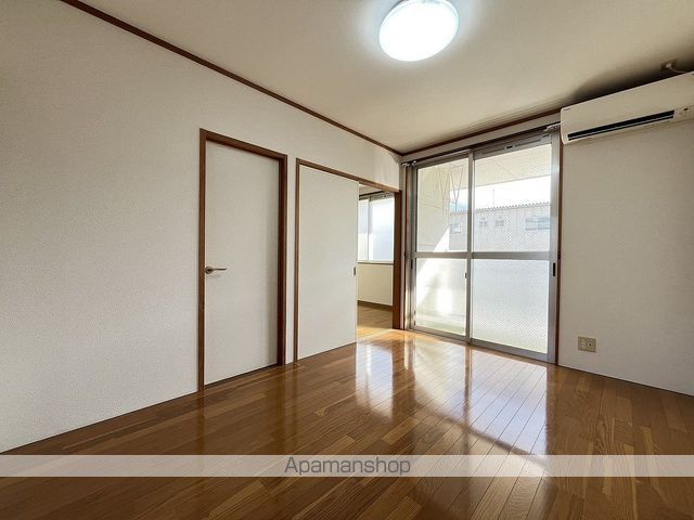 MAEKAWA2の内装写真