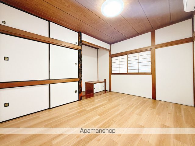 三郷市 2階建 築50年の内装写真