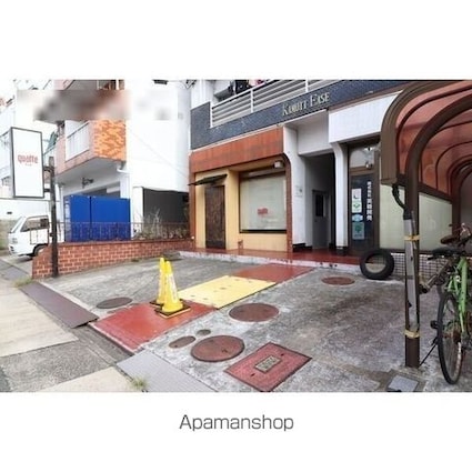 カモットイーズ[1LDK/52m2]のエントランス