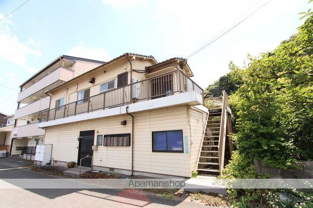 山津アパートの玄関写真