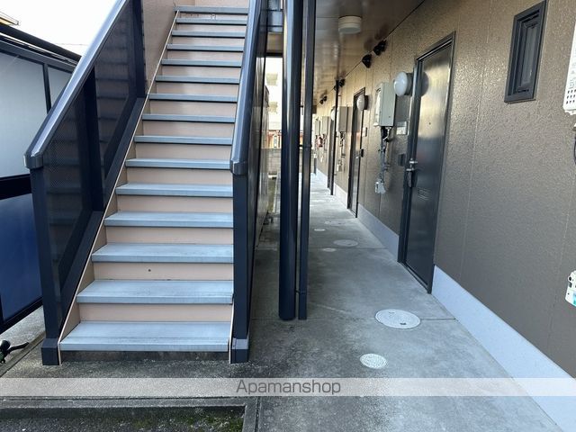 ラピス B棟の玄関写真